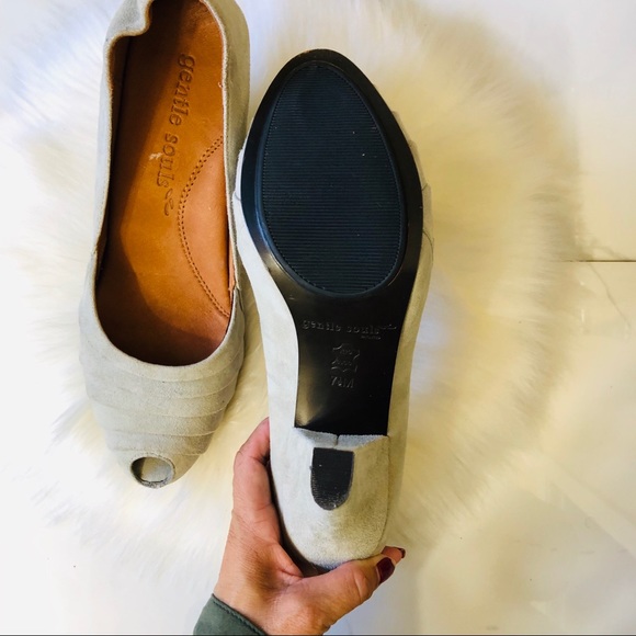 GENTLE SOULS Peep toe Suede Rem Gem Pumps - Picture 4 of 5